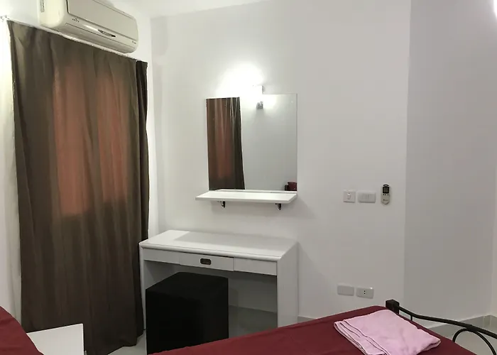 Regency Towers Szálloda Gurdaka