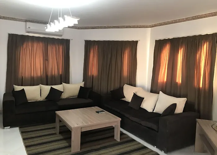 Regency Towers 3*