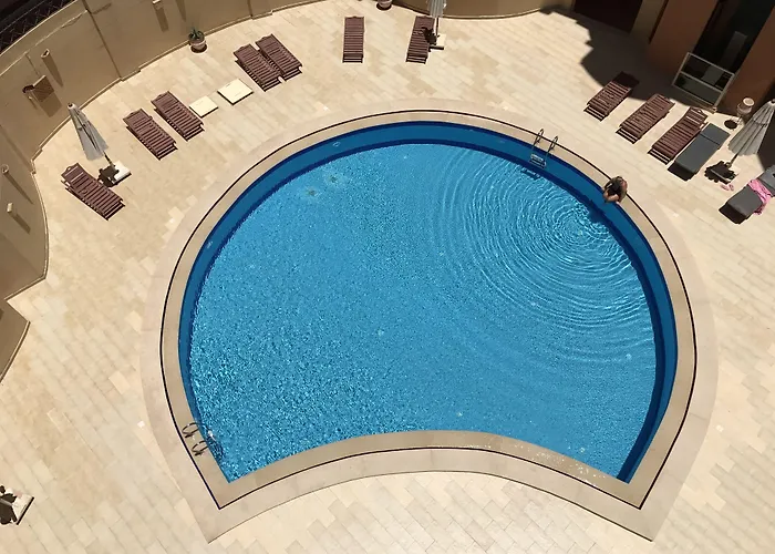 Regency Towers 3*