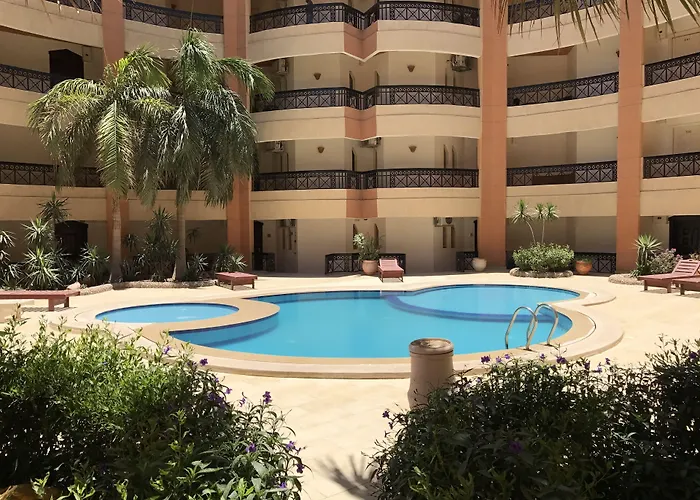 Regency Towers 3*