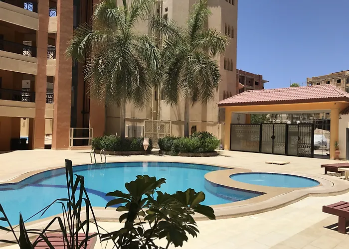 Regency Towers Szálloda Gurdaka