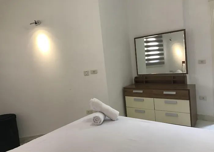 Regency Towers 3*